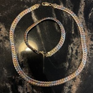 Beautiful italian two tone necklace with bracelet
